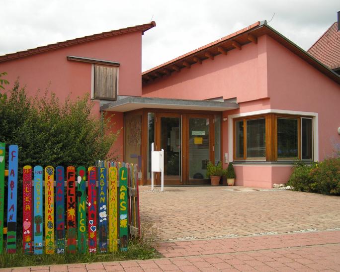 Eingang des Kindergartens in Hetzles
