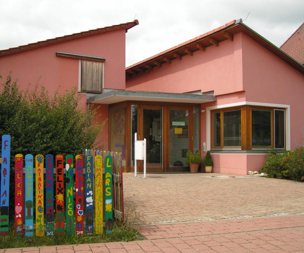 Eingang des Kindergartens in Hetzles